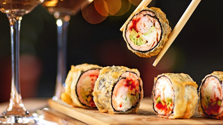 Sushi Roll vs. Rankinis ritinys: koks skirtumas?