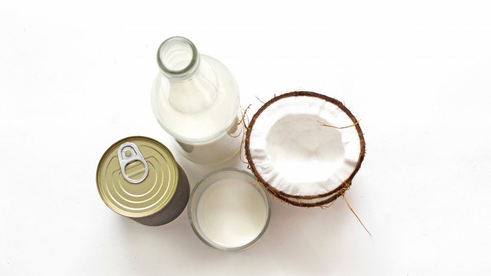 production de lait de coco en conserve