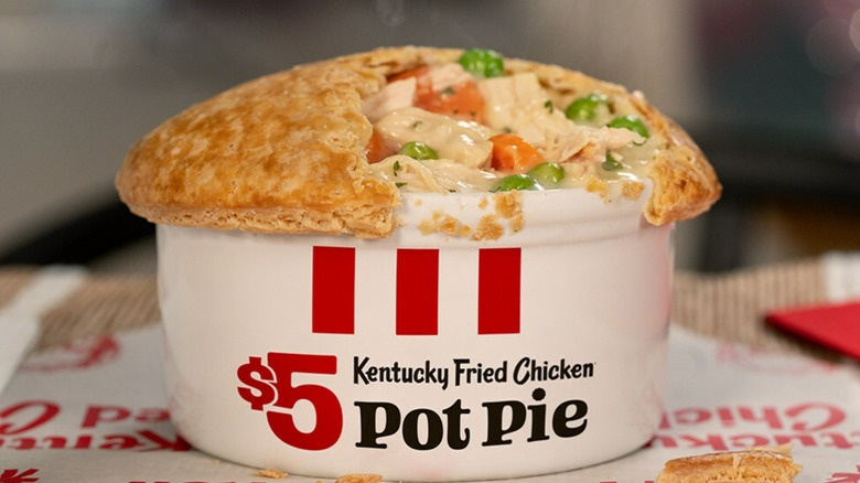 KFC పరిమిత సమయం కోసం మెనుకి $5 పాట్ పైస్‌ని జోడిస్తోంది