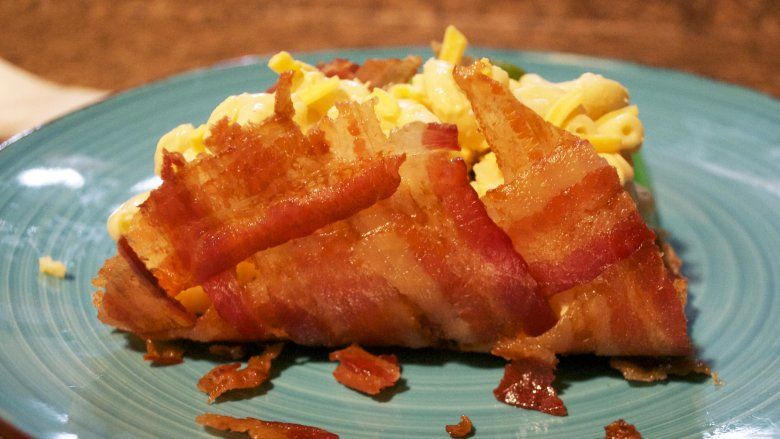 Bacon Weave Taco z nadzieniem Mac i serem na Twoje najbardziej pobłażliwe dni oszustwa