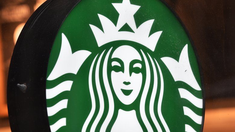 I lavoratori rivelano com'è veramente lavorare da Starbucks