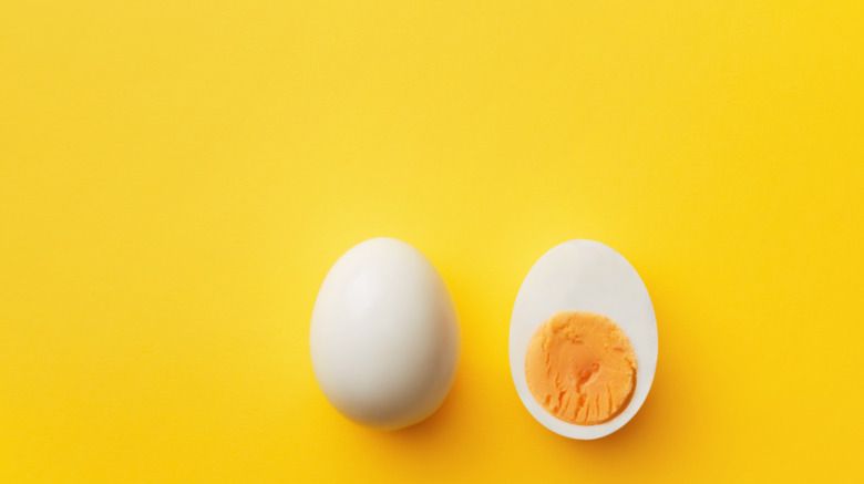 बिल्कुल सही उबले अंडे बनाने के टिप्स