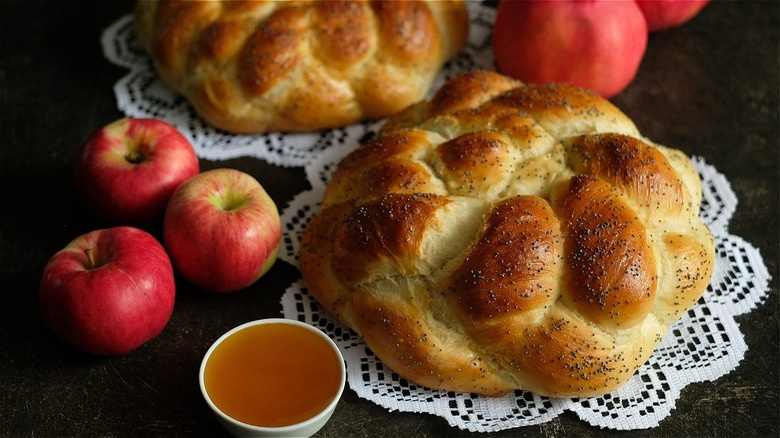 Varför Rosh Hashanah-måltider är olika var du än går